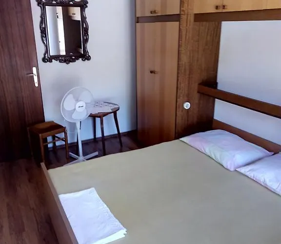 アパート Zdravka ブラチェ